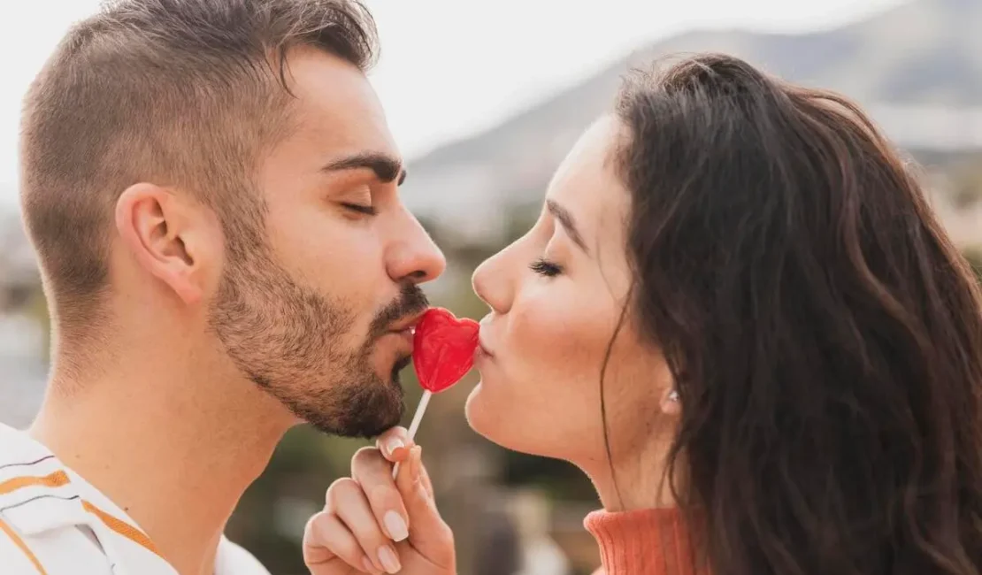 Kiss Day 2026 wishes, messages and romantic quotes