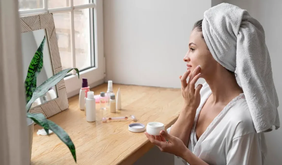 Simple skincare habits for healthy looking glowing skin